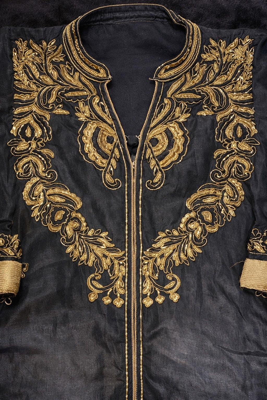 Noor-e-Zar Black Embroidered Suit