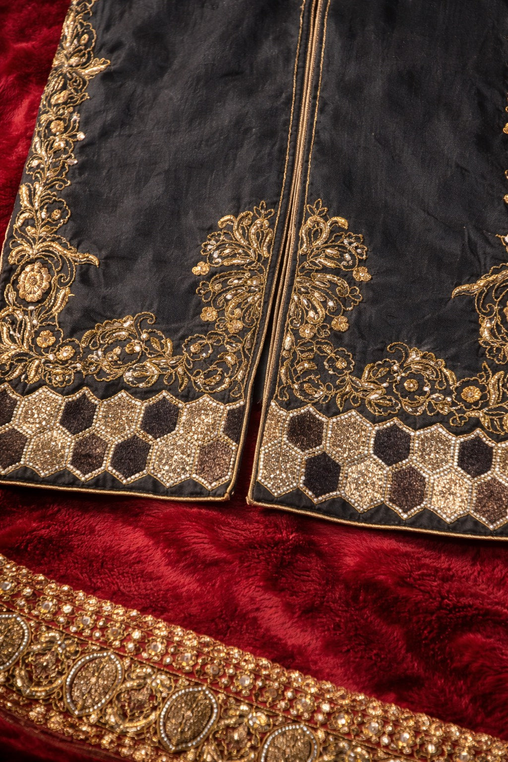 Noor-e-Zar Black Embroidered Suit